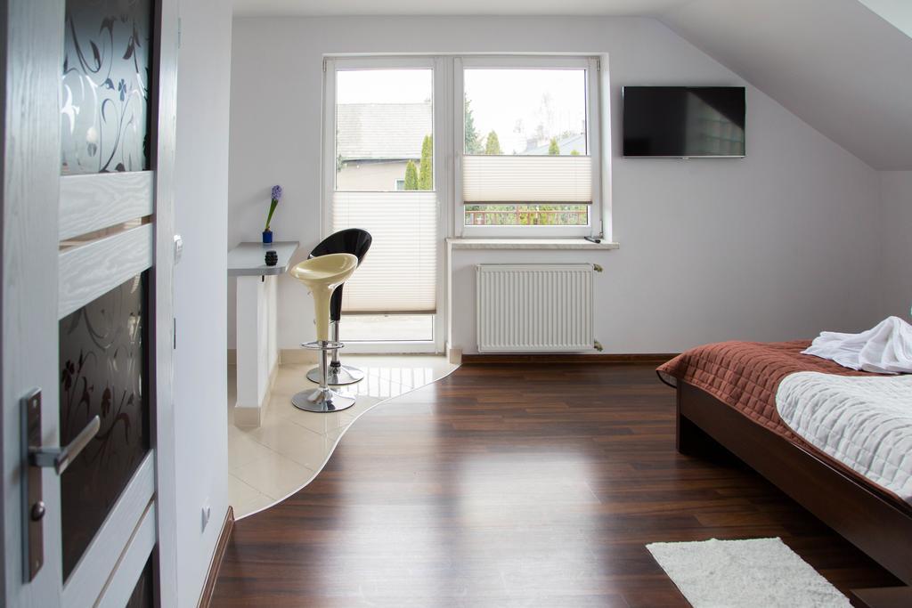 Noclegi Prestige Nowy Sacz Ngoại thất bức ảnh