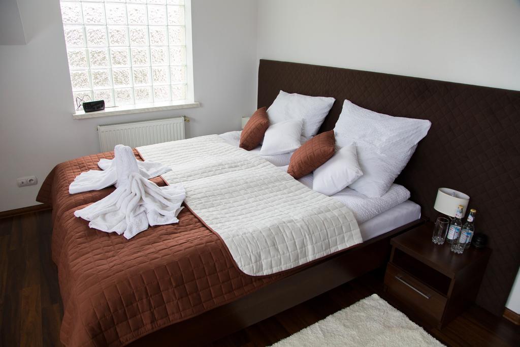 Noclegi Prestige Nowy Sacz Ngoại thất bức ảnh